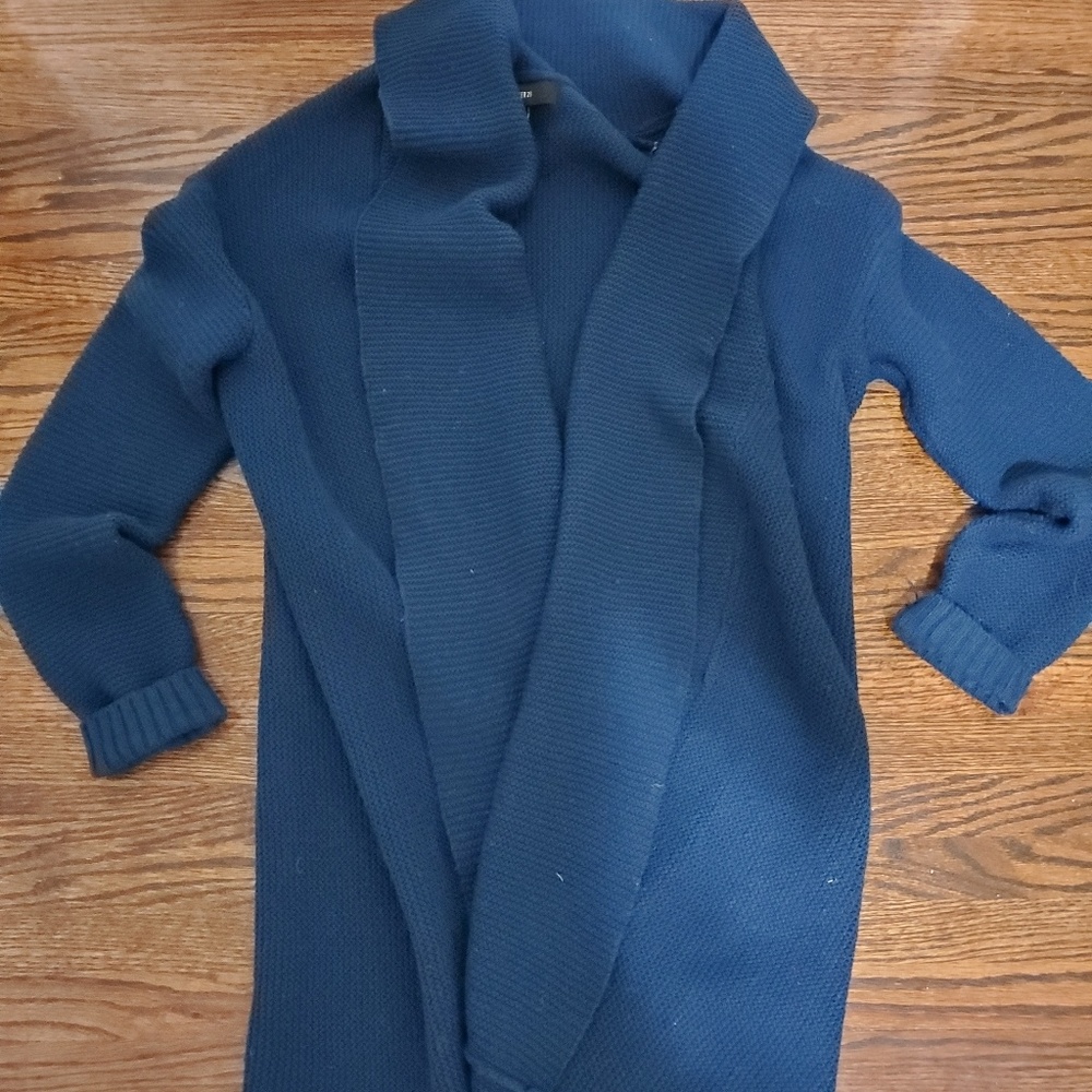 Oversized blue knit sweater